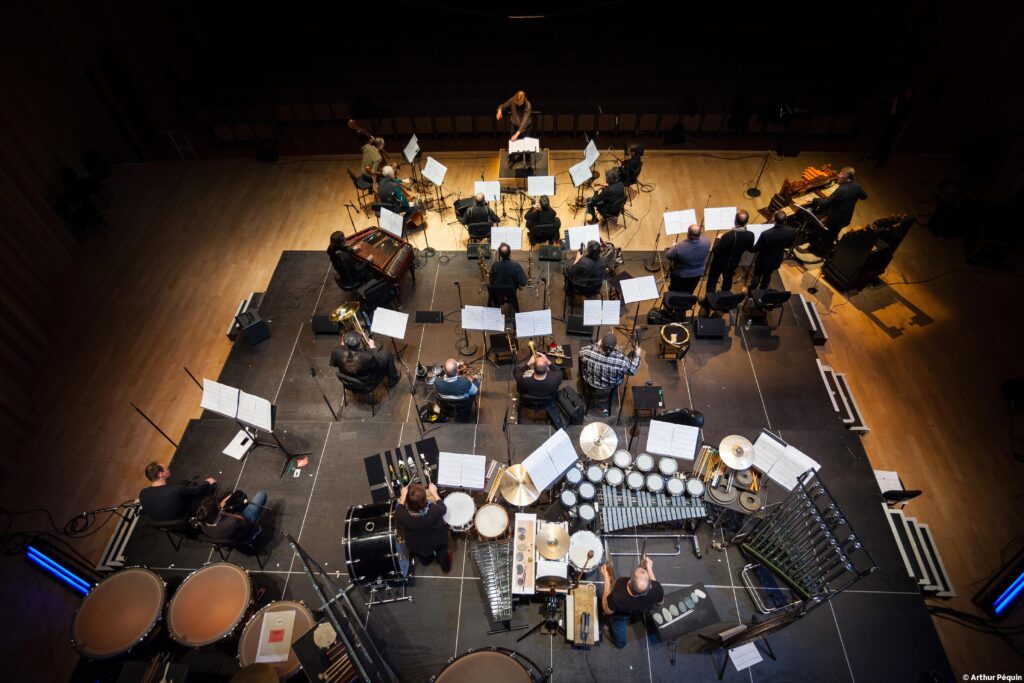 Ars Nova, orchestre vue du dessus, ambiance tamisée